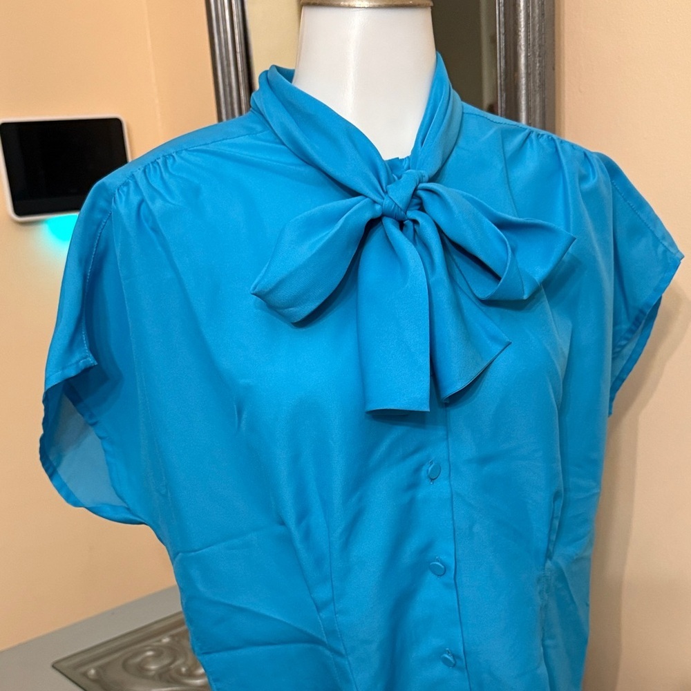 Vintage Lady Manhattan 12 Women's Blue Blouse with Bow Detail - Picture 3 of 12